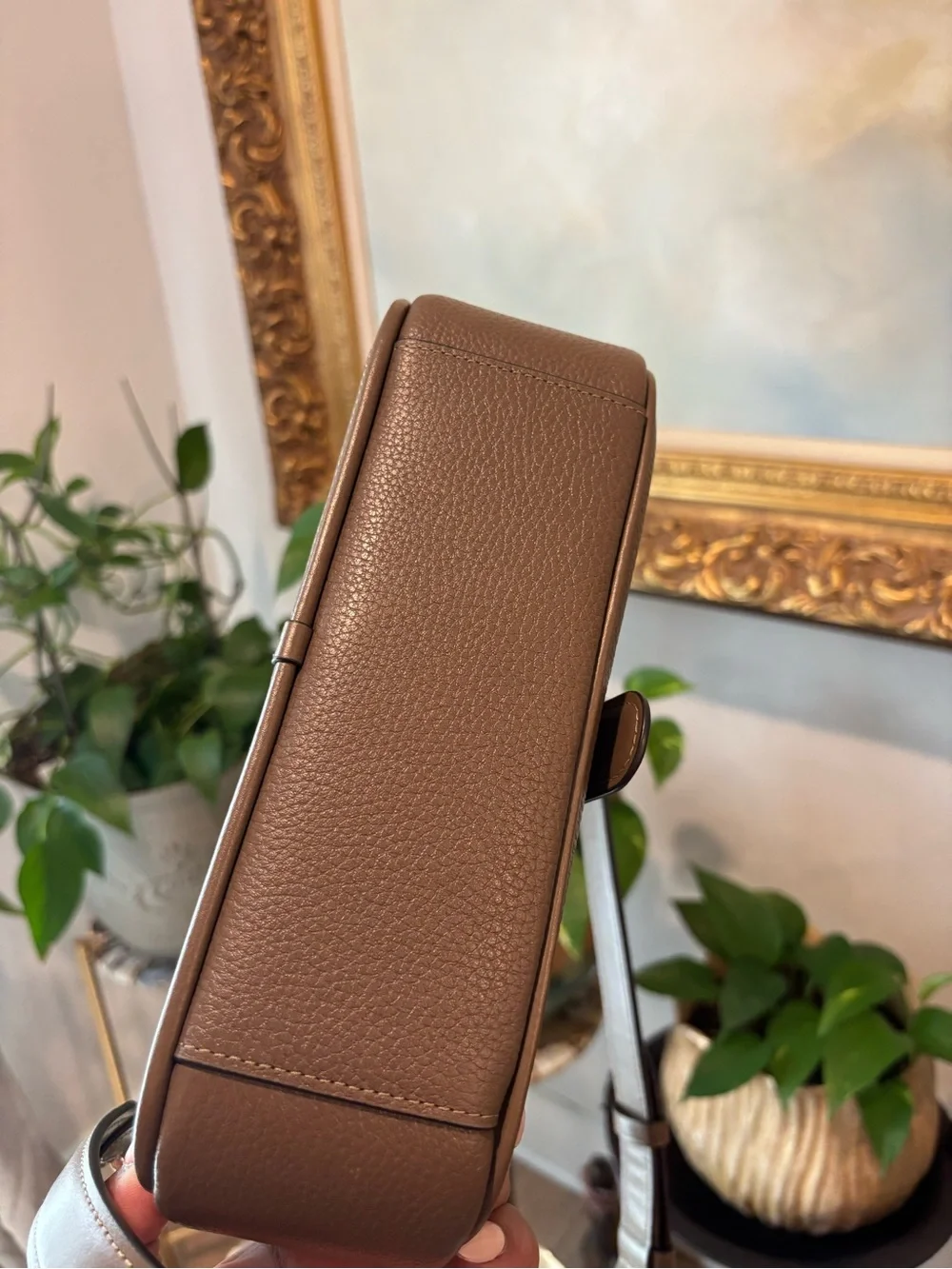 Coach compact pebble